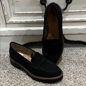 NWT Cliffs by WHITE MOUNTAIN Black Loafers with Brown Sole